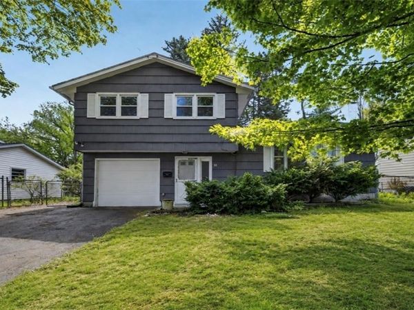 22 Apricot Ln, Liverpool, NY 13090