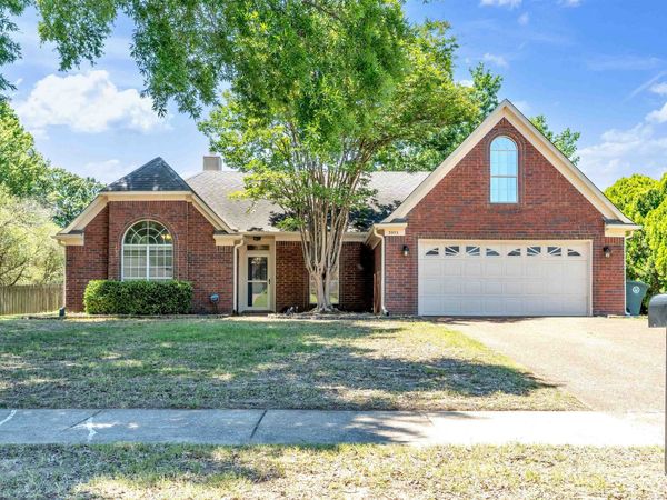 3933 OAK FOREST DR, Bartlett, TN 38135