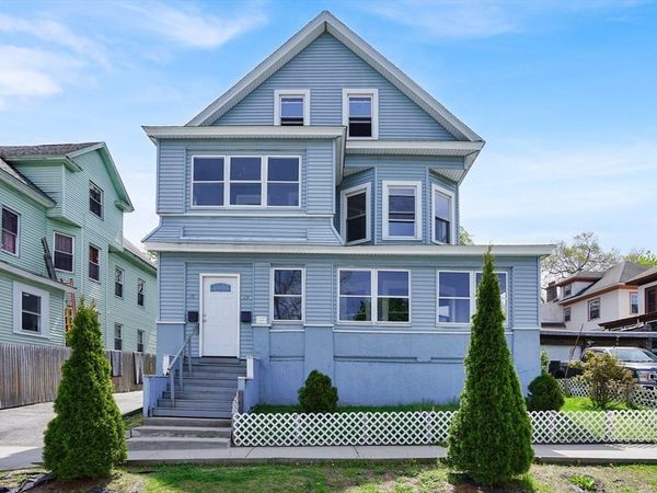 13-15 Wigwam Pl, Springfield, MA 01108