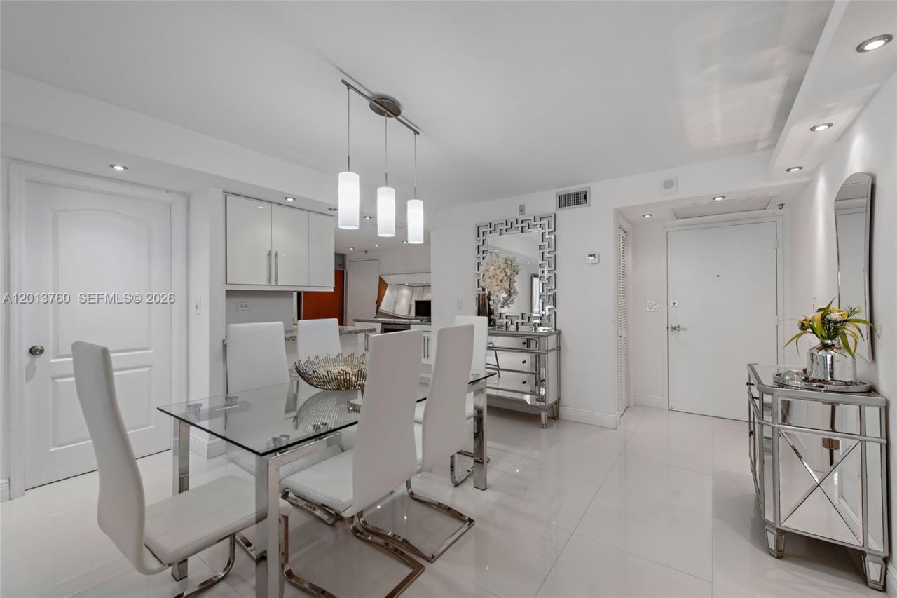 6039 Collins Ave , Unit PH7, Miami Beach, FL 33140 Photo
