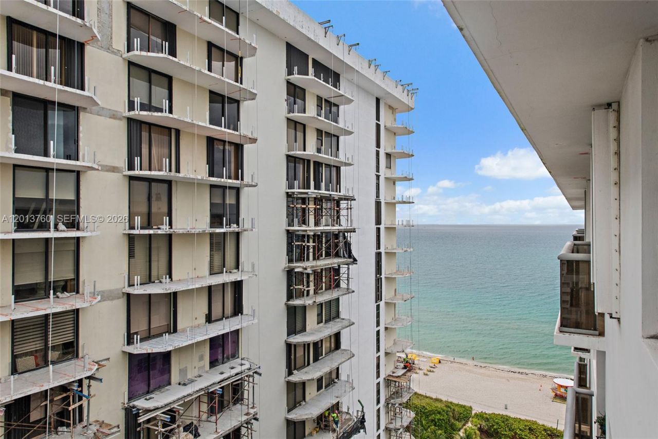 6039 Collins Ave , Unit PH7, Miami Beach, FL 33140 Photo