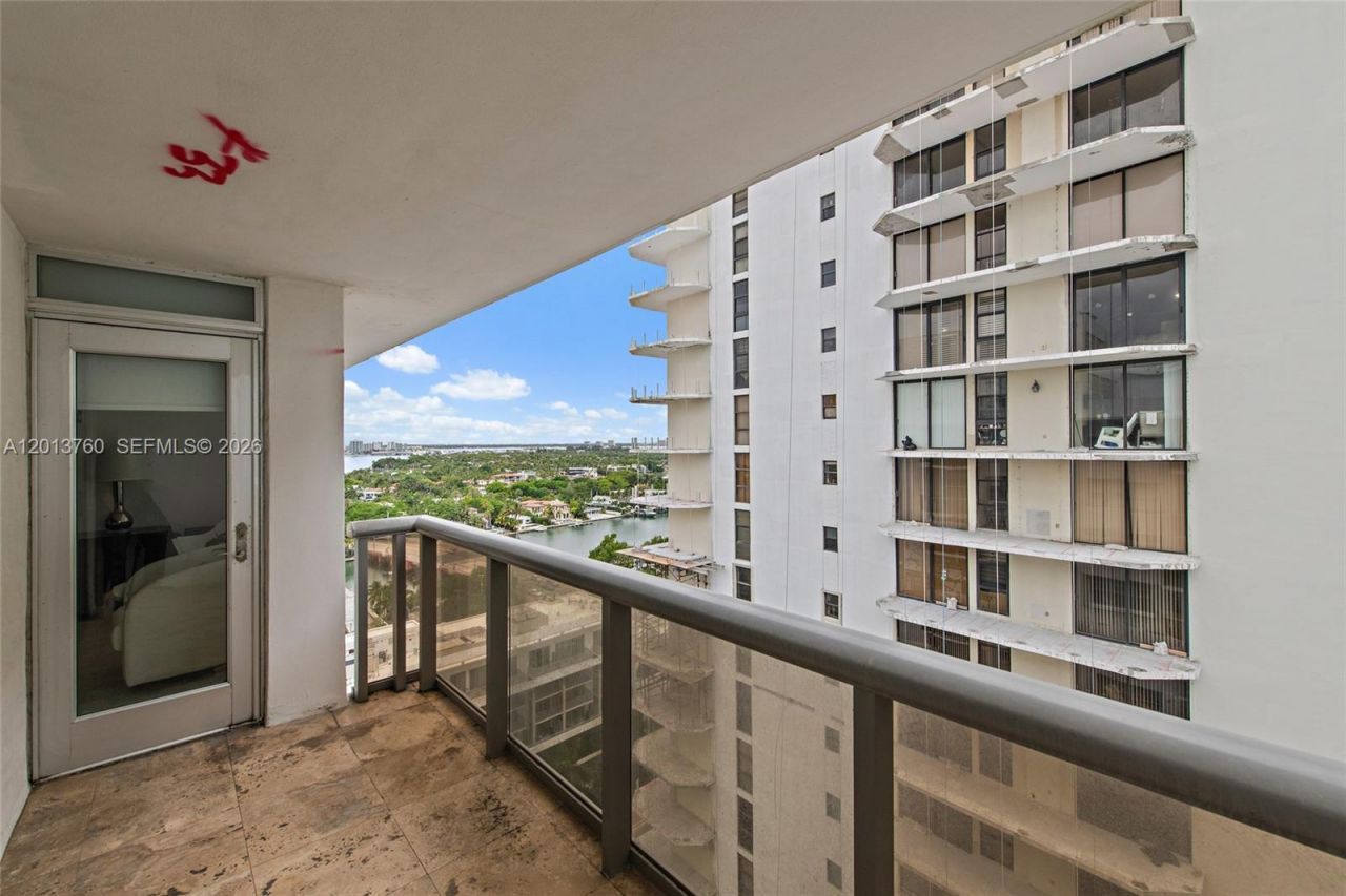 6039 Collins Ave , Unit PH7, Miami Beach, FL 33140 Photo