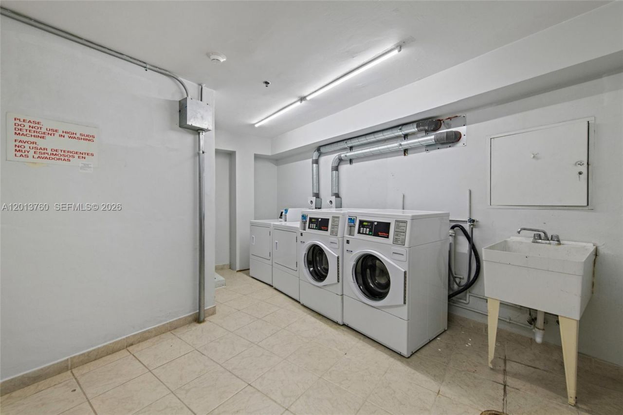 6039 Collins Ave , Unit PH7, Miami Beach, FL 33140 Photo
