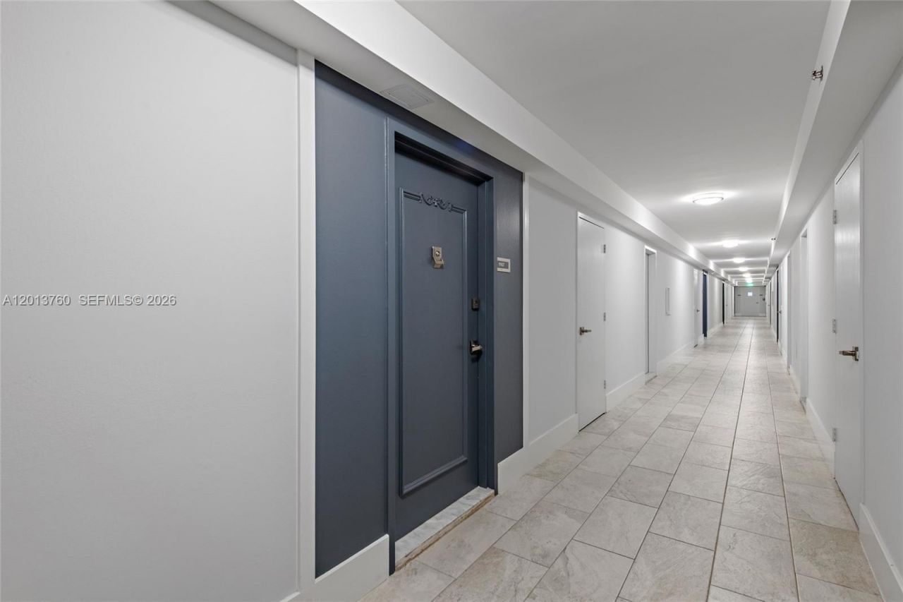 6039 Collins Ave , Unit PH7, Miami Beach, FL 33140 Photo