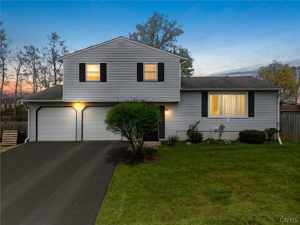 5470 Tourmaline Drive, Clay, NY 13041