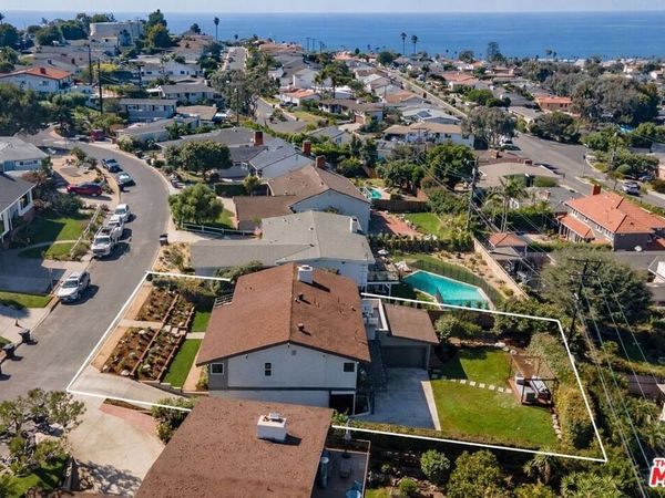 221 Via Los Miradores, Redondo Beach, CA 90277