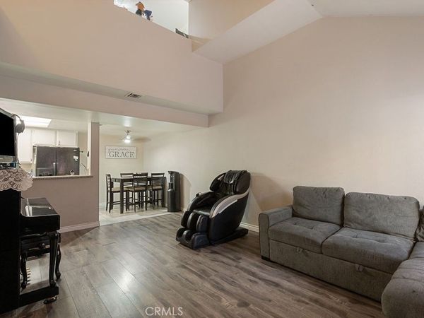 435 W 9th, Upland, CA 91786
