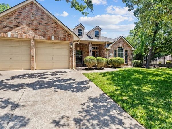 6315 Fannin Drive , Arlington, TX 76001