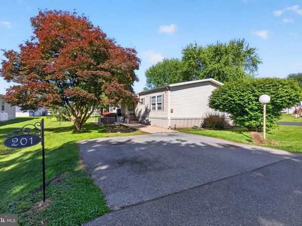 201 NORTHCREST ACRS, LEBANON, PA 17046