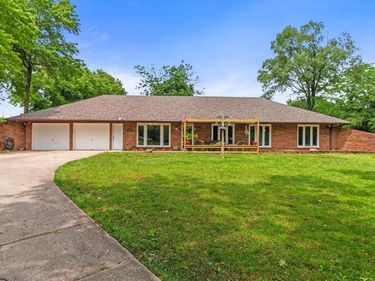 33604 E Corn Spur Road, Lone Jack, MO 64070