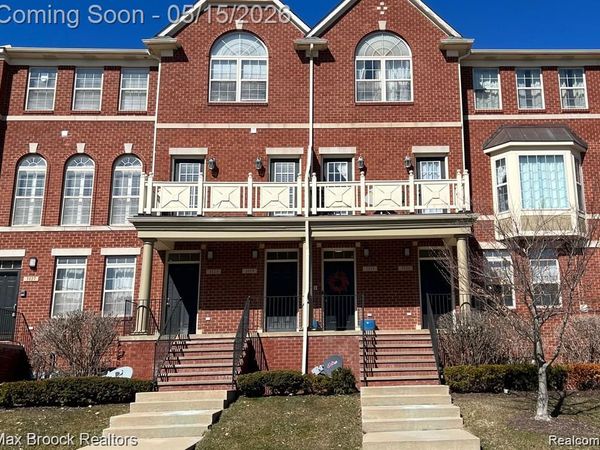 3111 Camden Drive, Troy, MI 48084