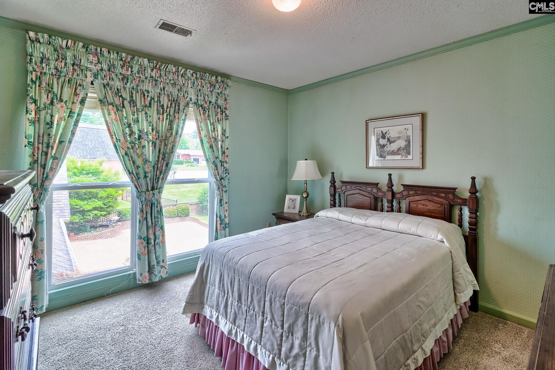 213 Tyborne Circle  Photo 28