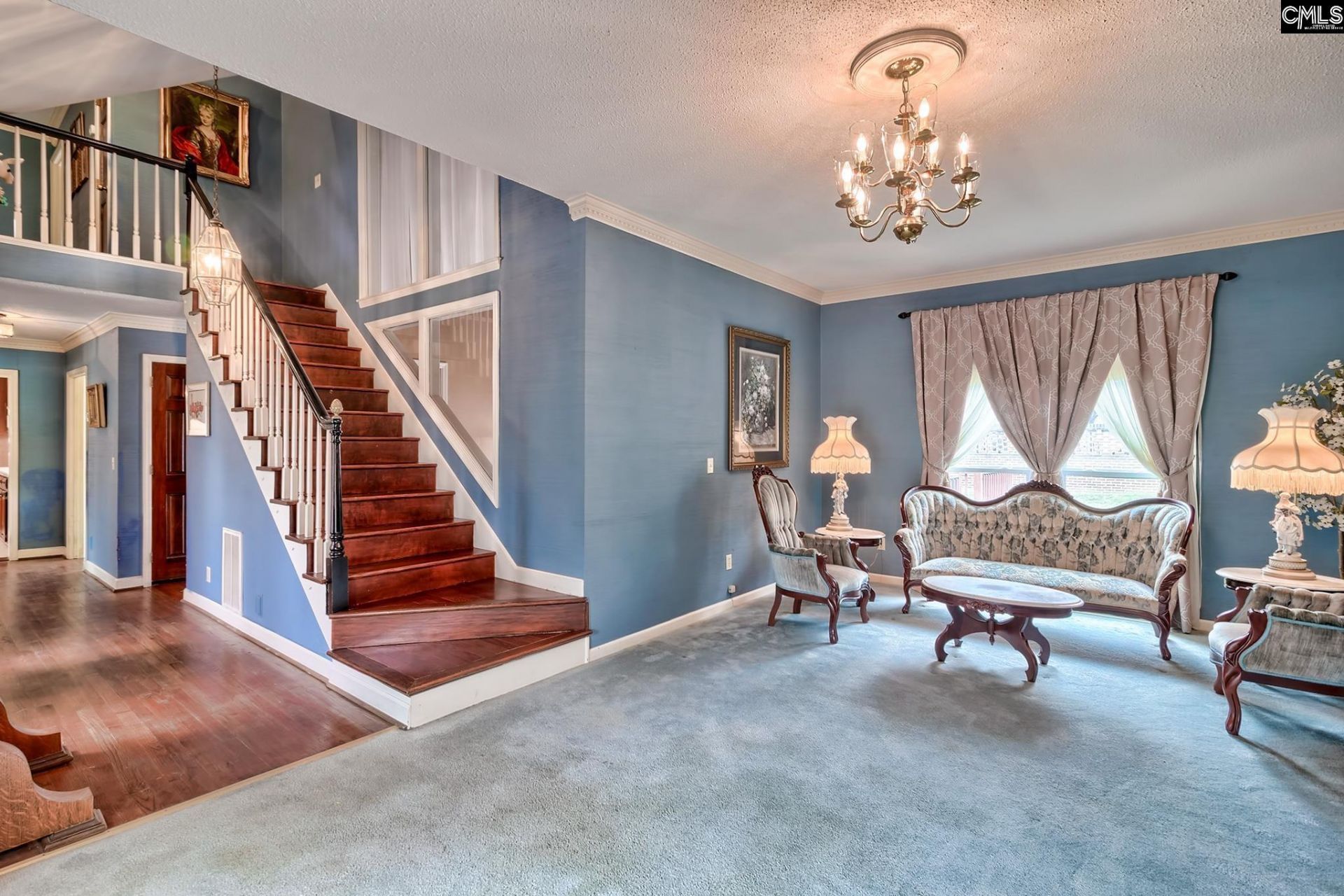 213 Tyborne Circle  Photo 6