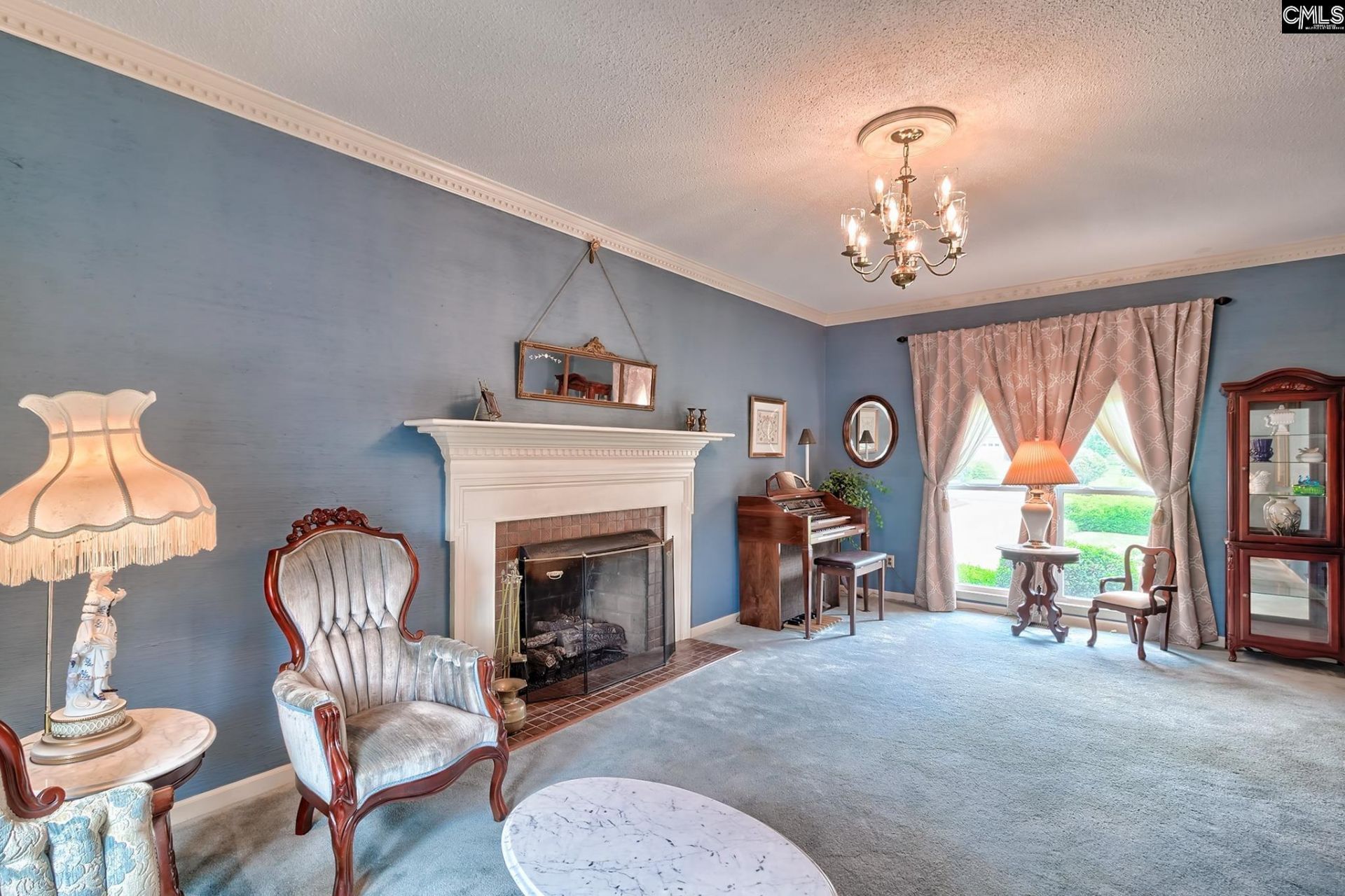 213 Tyborne Circle  Photo 8
