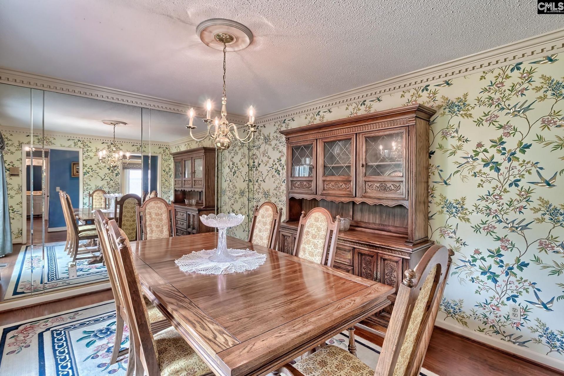 213 Tyborne Circle  Photo 9