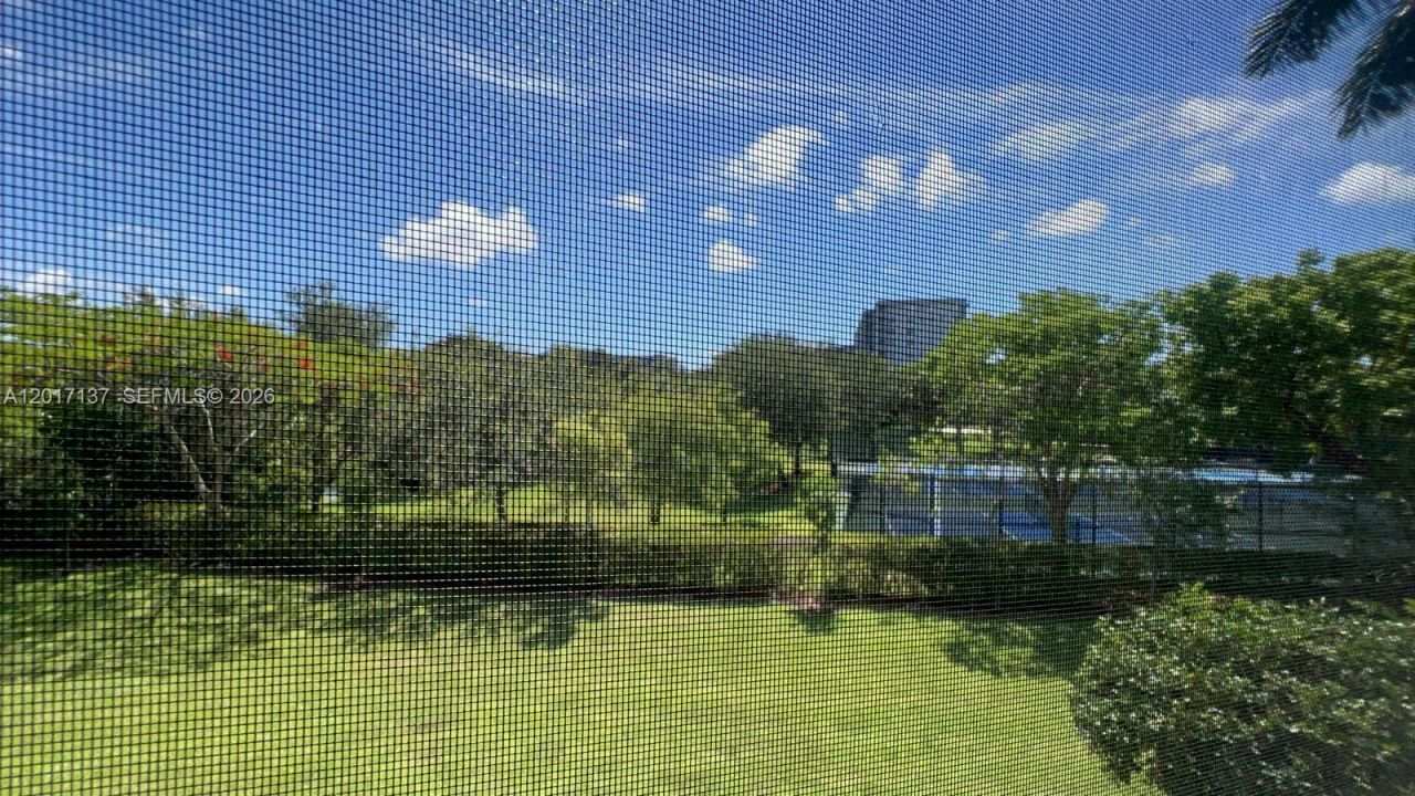 3500 Oaks Clubhouse Dr , Unit 211, Pompano Beach, FL 33069 Photo