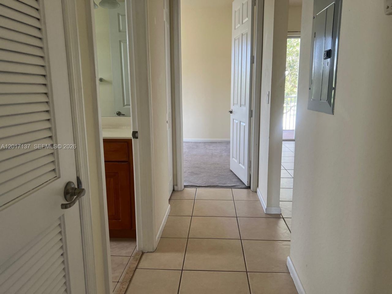 3500 Oaks Clubhouse Dr , Unit 211, Pompano Beach, FL 33069 Photo
