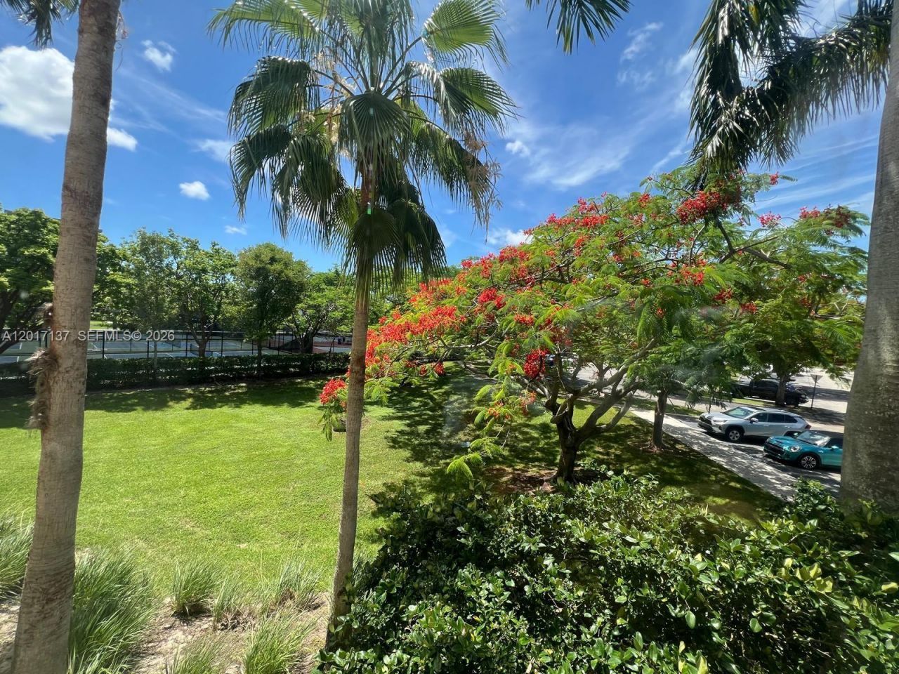 3500 Oaks Clubhouse Dr , Unit 211, Pompano Beach, FL 33069 Photo