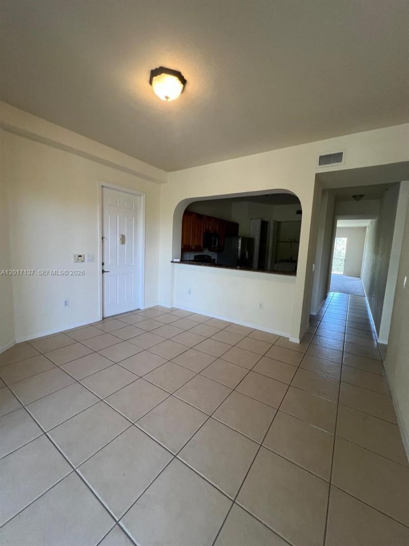 3500 Oaks Clubhouse Dr , Unit 211, Pompano Beach, FL 33069 Photo