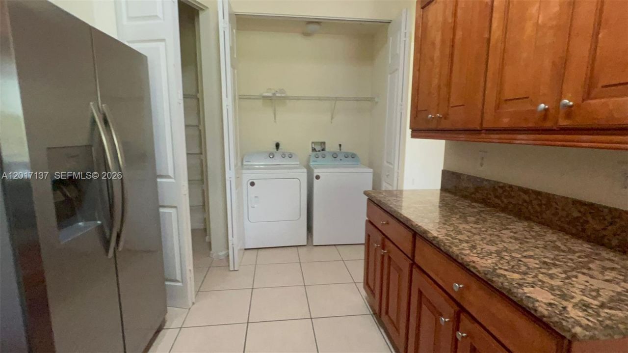 3500 Oaks Clubhouse Dr , Unit 211, Pompano Beach, FL 33069 Photo