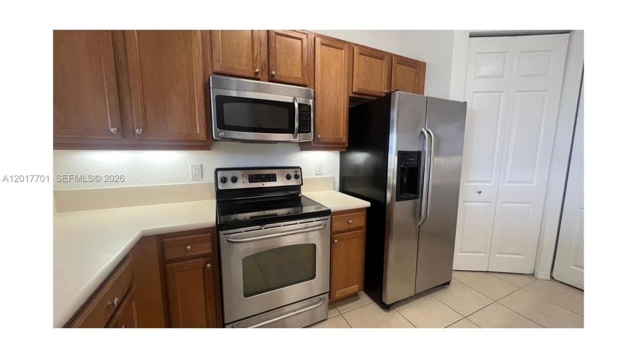 3600 Oaks Clubhouse Dr , Unit 511, Pompano Beach, FL 33069 Photo