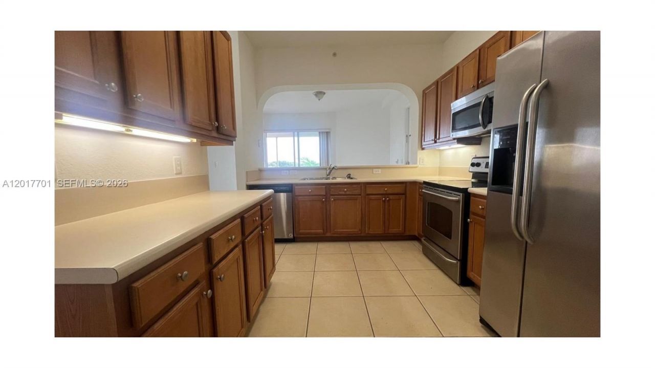 3600 Oaks Clubhouse Dr , Unit 511, Pompano Beach, FL 33069 Photo