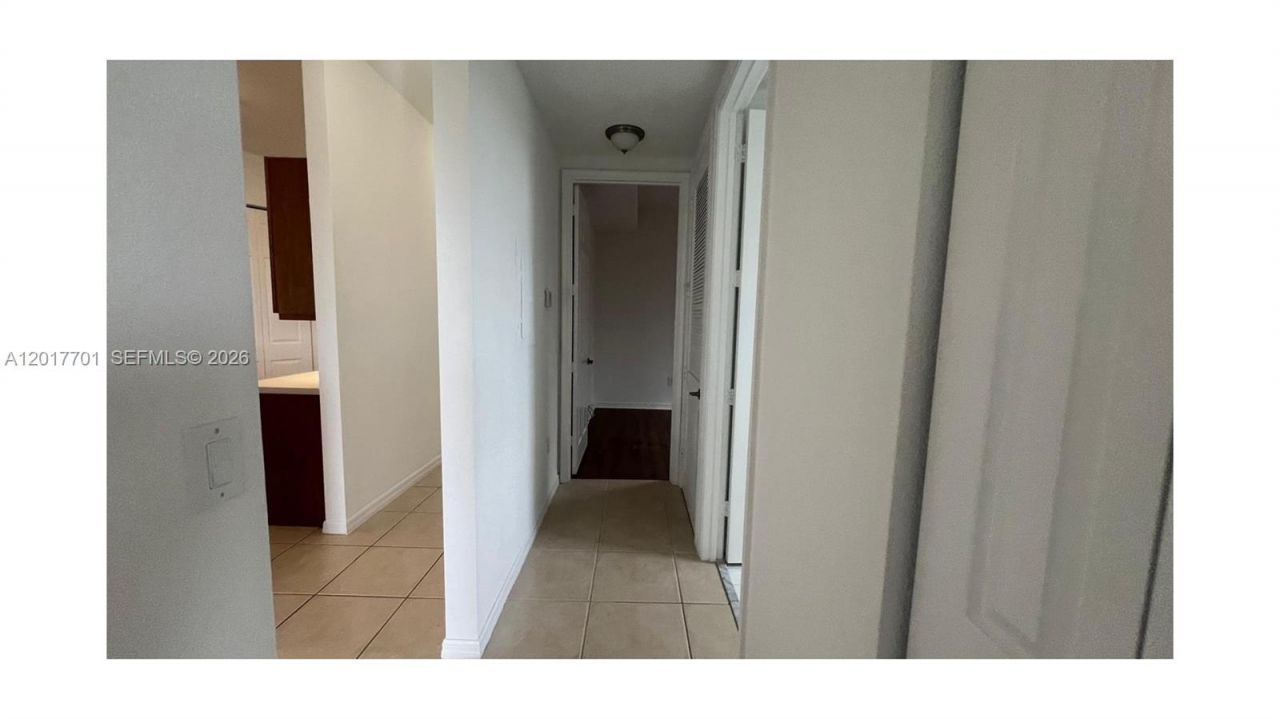 3600 Oaks Clubhouse Dr , Unit 511, Pompano Beach, FL 33069 Photo