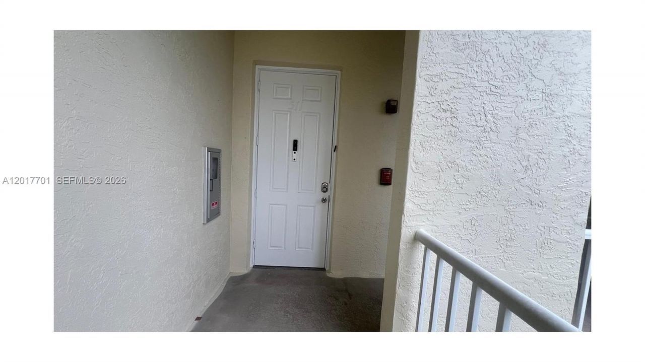 3600 Oaks Clubhouse Dr , Unit 511, Pompano Beach, FL 33069 Photo