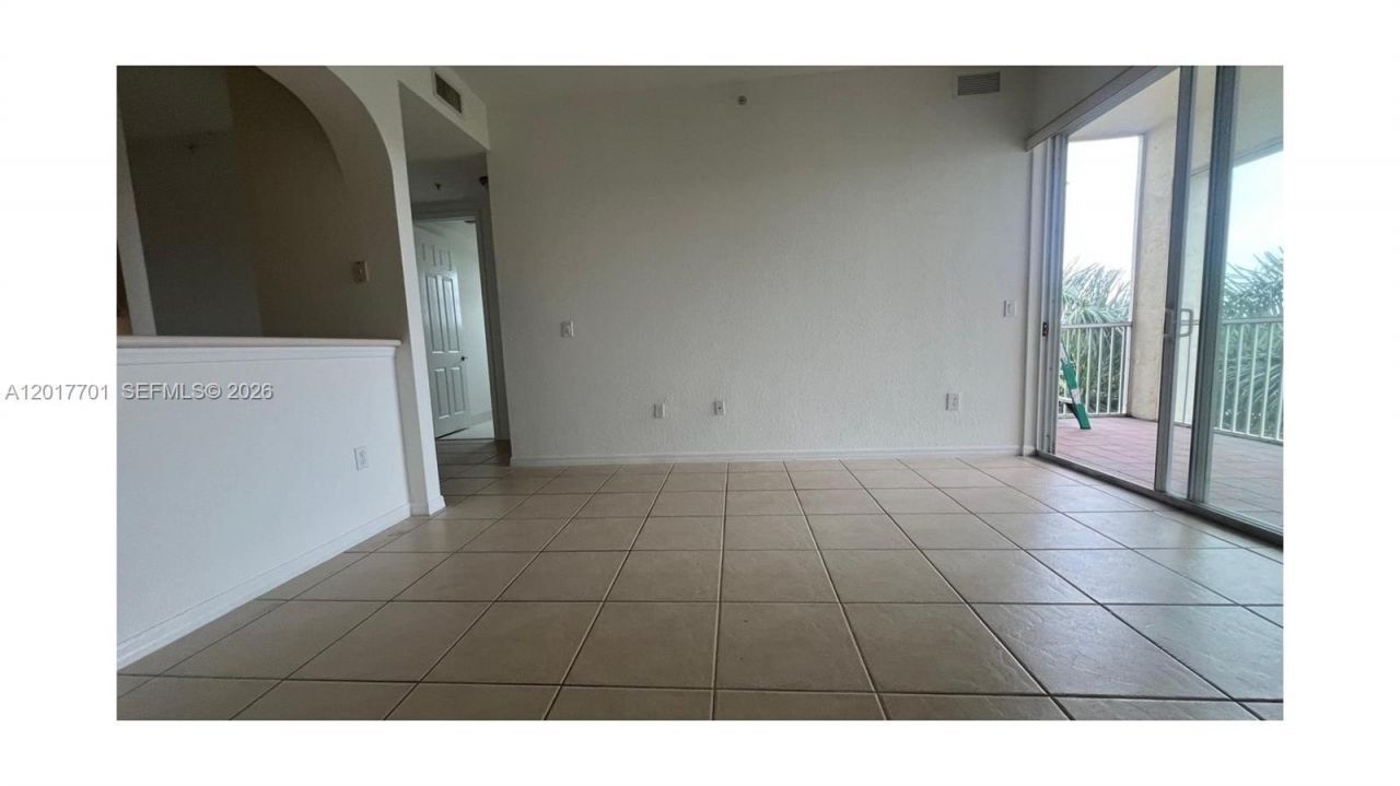 3600 Oaks Clubhouse Dr , Unit 511, Pompano Beach, FL 33069 Photo