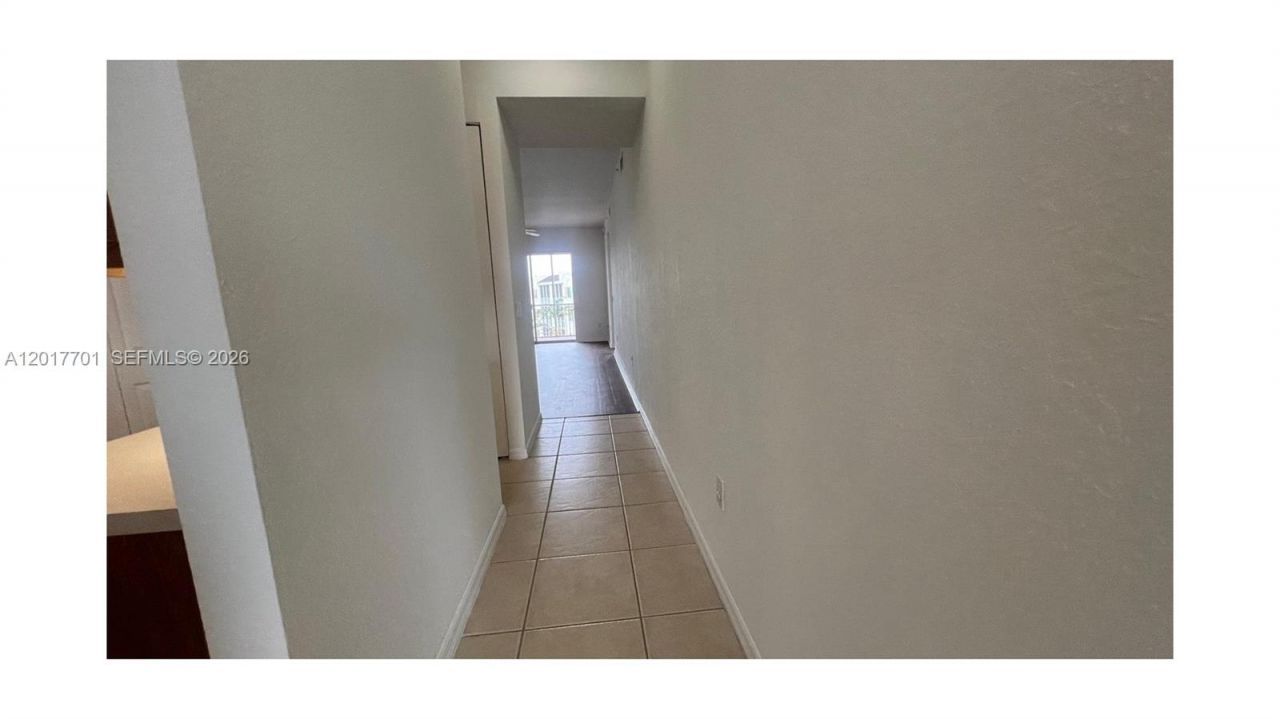3600 Oaks Clubhouse Dr , Unit 511, Pompano Beach, FL 33069 Photo