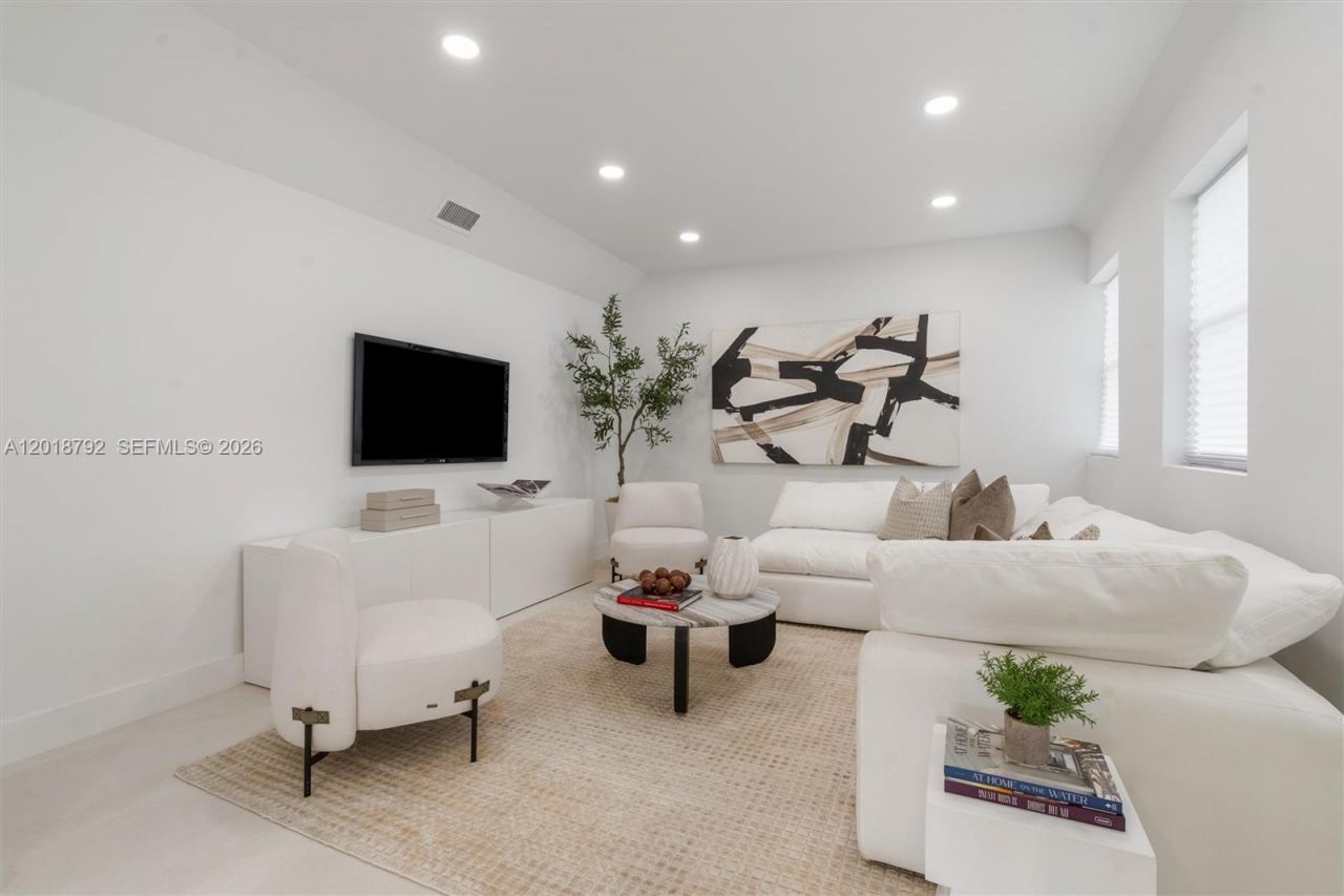 4211 NE 27th Ave , Lighthouse Point, FL 33064 Photo