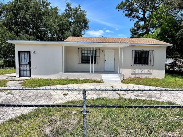 1801 NW 88th St , Miami, FL 33147
