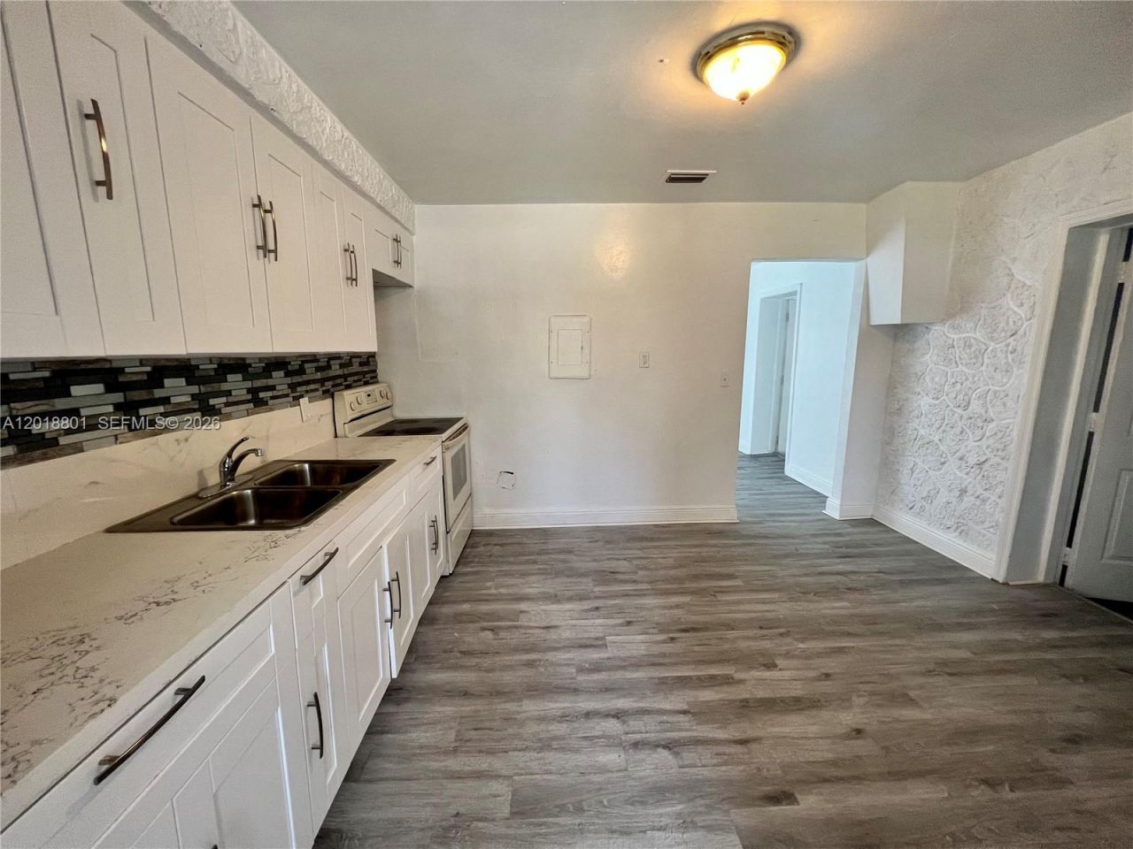 1801 NW 88th St, Miami, FL 33147 Photo