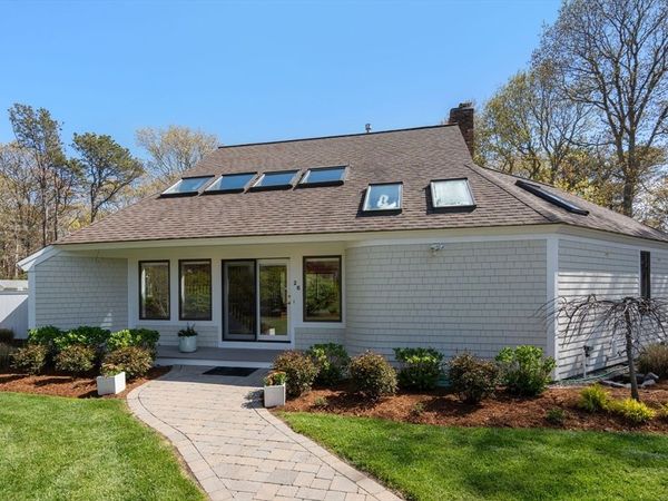 26 Driftwood Cir, Mashpee, MA 02649