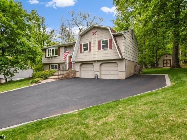 10 Hemlock Pl, Ringwood, NJ 07456