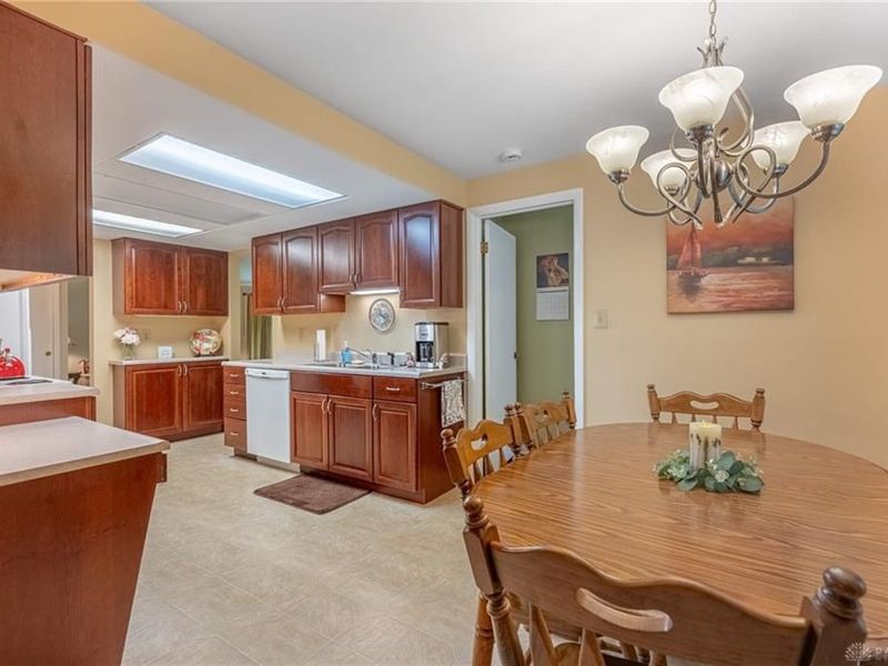 1180 Heathshire Drive, Washington Township, OH 45459 Photo 9