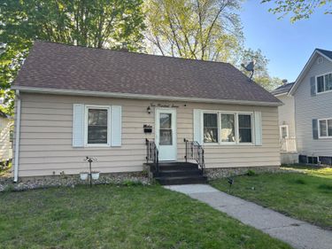 207 S 6th Street, Montevideo, MN 56265