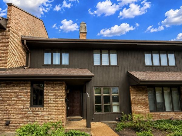 1864 Mission Hills Lane , Northbrook, IL 60062