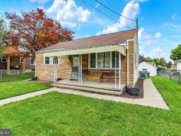 227 E NOBLE AVENUE, SHOEMAKERSVILLE, PA 19555