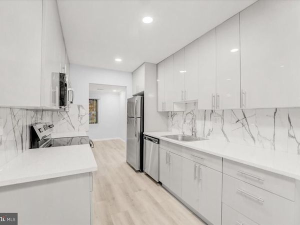 16 E BLUEBELL , MOUNT LAUREL, NJ 08054