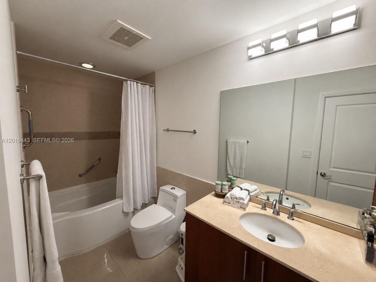 1945 S Ocean Dr , Unit 312, Hallandale Beach, FL 33009 Photo