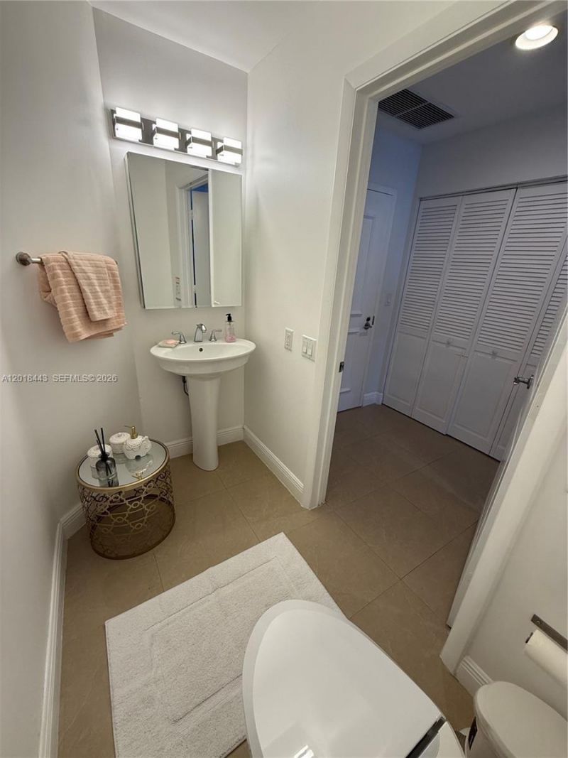 1945 S Ocean Dr , Unit 312, Hallandale Beach, FL 33009 Photo