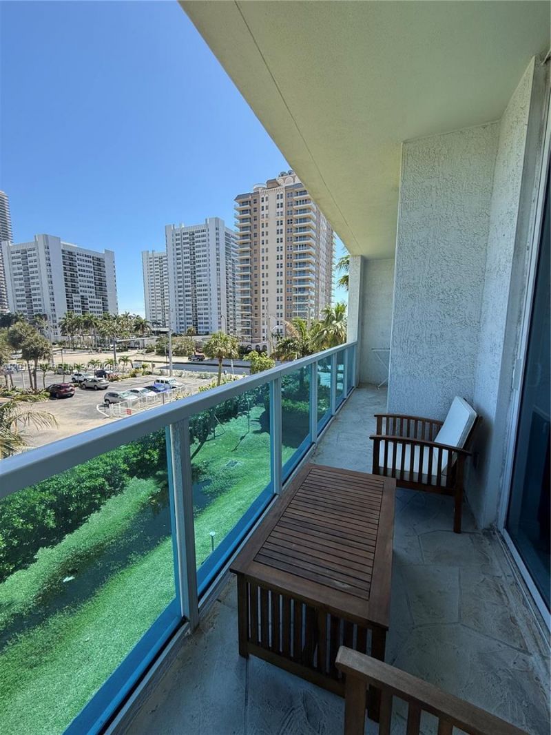1945 S Ocean Dr , Unit 312, Hallandale Beach, FL 33009 Photo