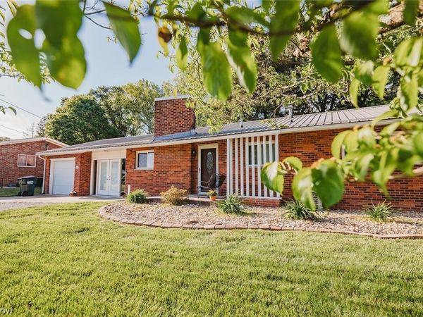 301 Bohl Drive, Marietta, OH 45750