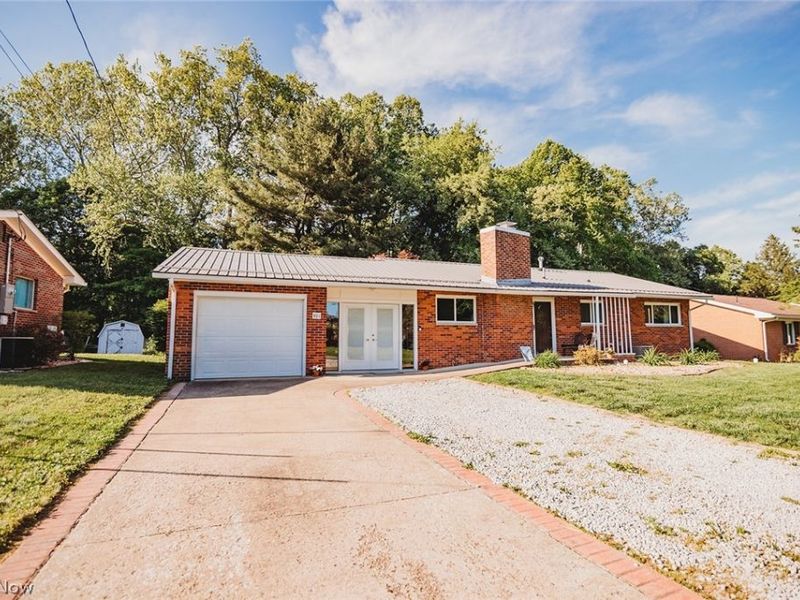 301 Bohl Drive, Marietta, OH 45750 Photo 2