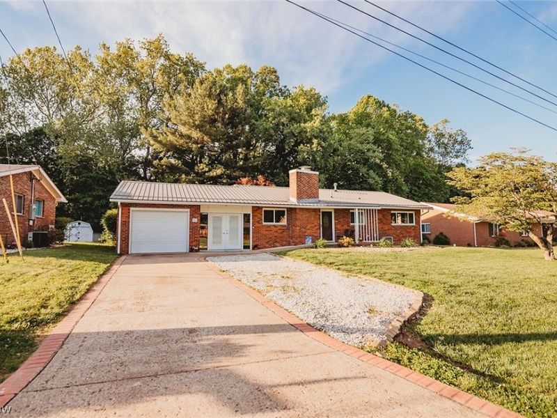 301 Bohl Drive, Marietta, OH 45750 Photo 3