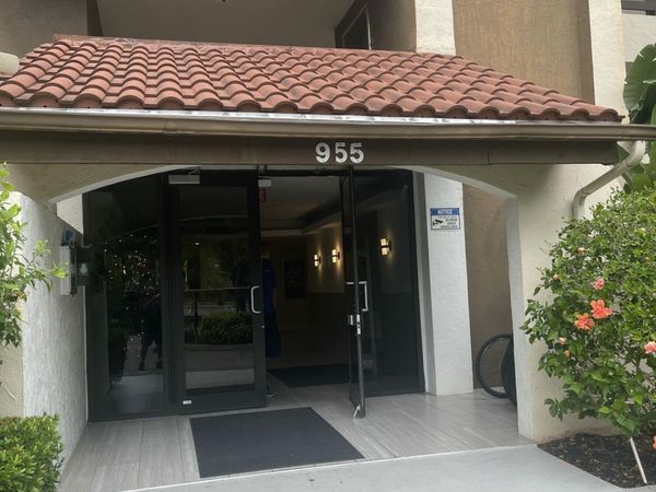 955 Egret Circle, Unit 411, Delray Beach, FL 33444