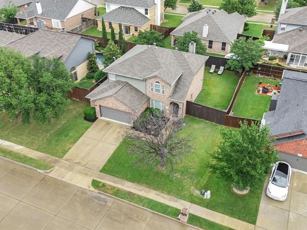 102 Lakeway Lane, Justin, TX 76247