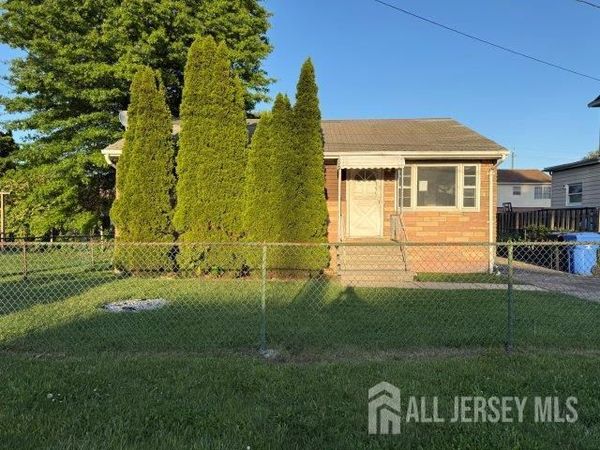 124 Chestnut Street , Avenel, NJ 07001