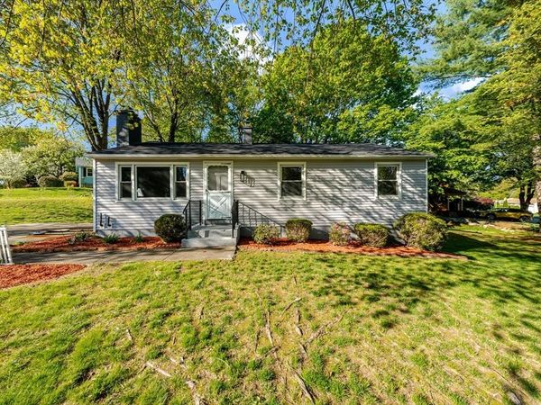 20 Meadowbrook Dr, Easthampton, MA 01027